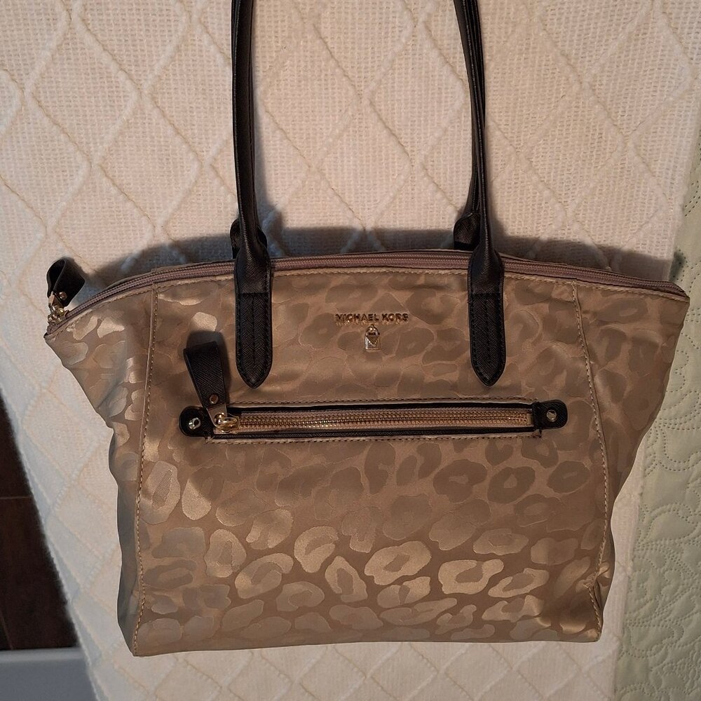 Michael Kors Kelsey Tote